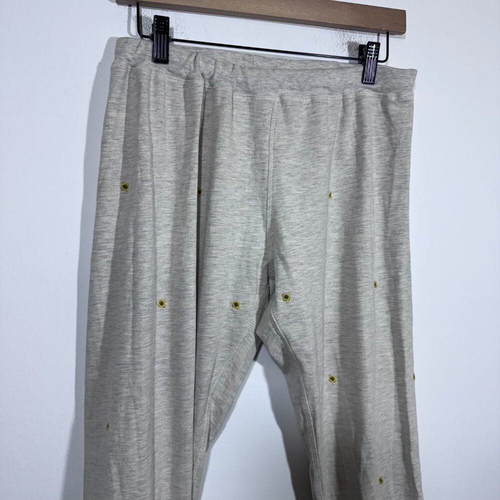 Sundays Two Women's Embroidered Sunflower Sweatpants Loungewear - Picture 4 of 7